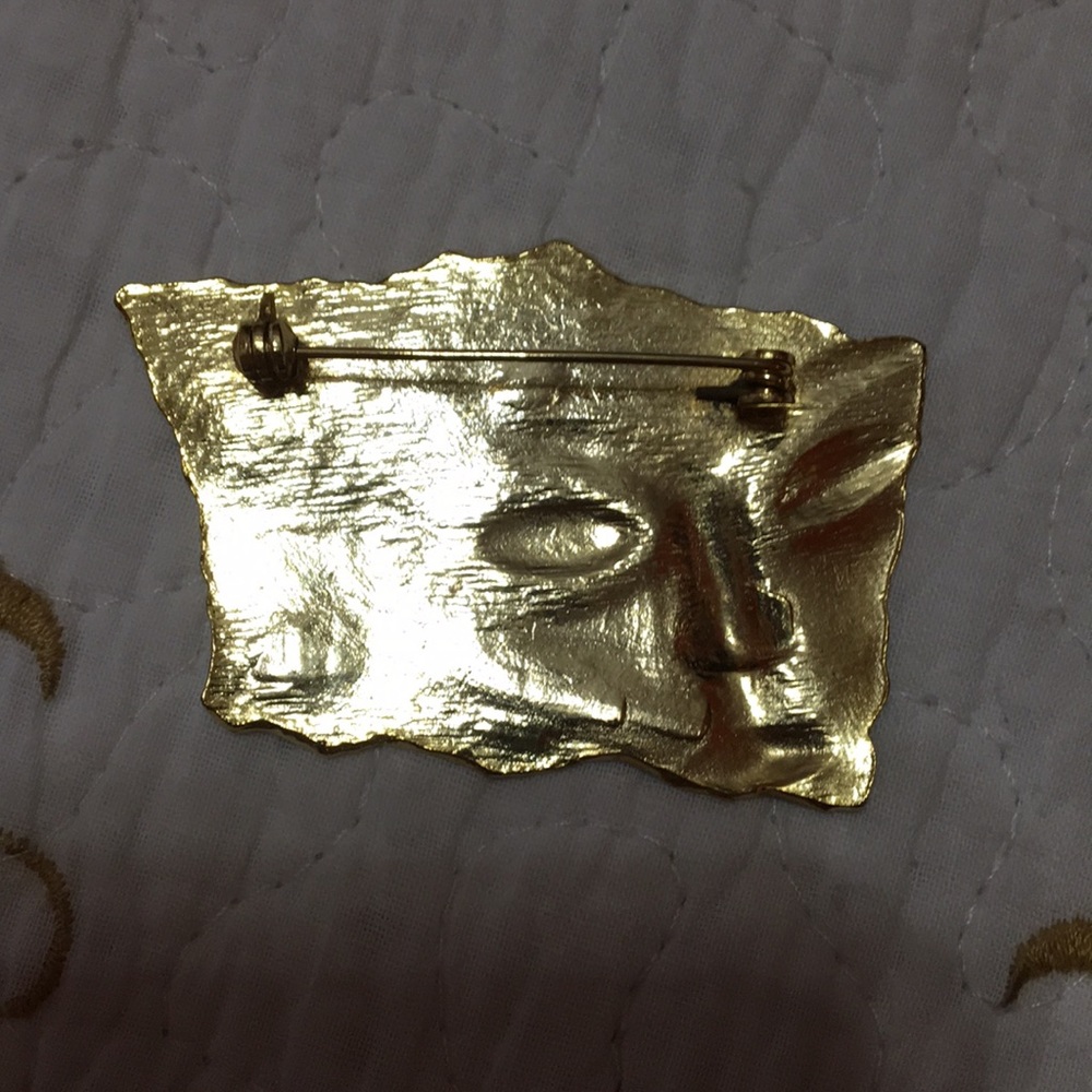 Gold Pin - Picture 3 of 3